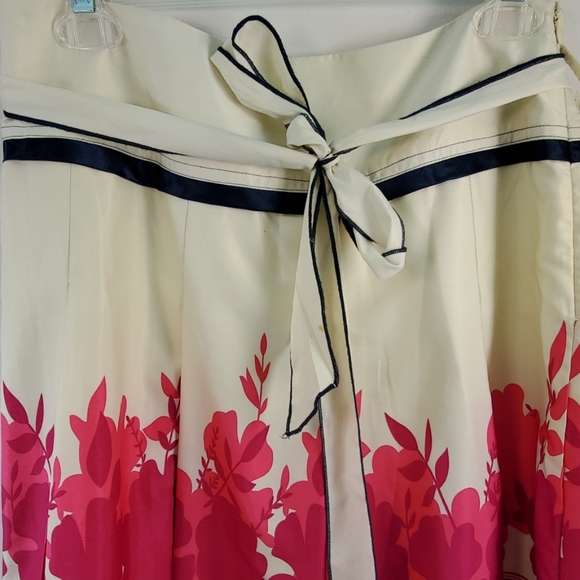TOI ET MOI FLORAL PRINT SKIRT SIZE MEDIUM - Picture 2 of 7